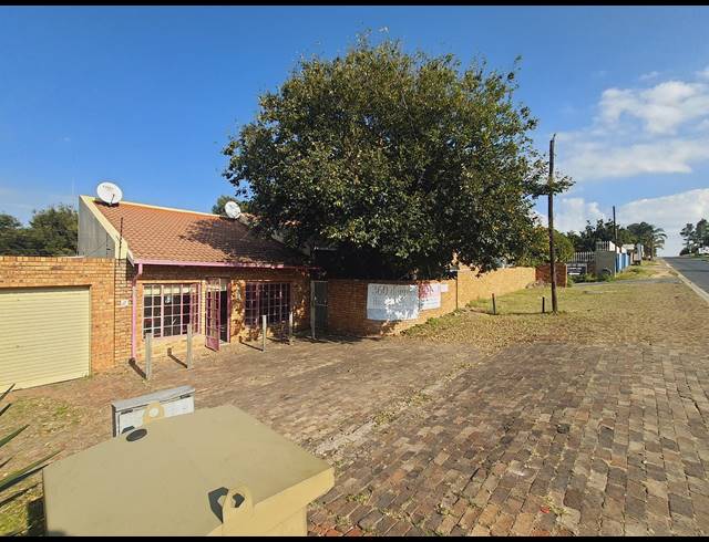 48M² BUSINESS CENTRE TO LET IN HALFWAY GARDENS